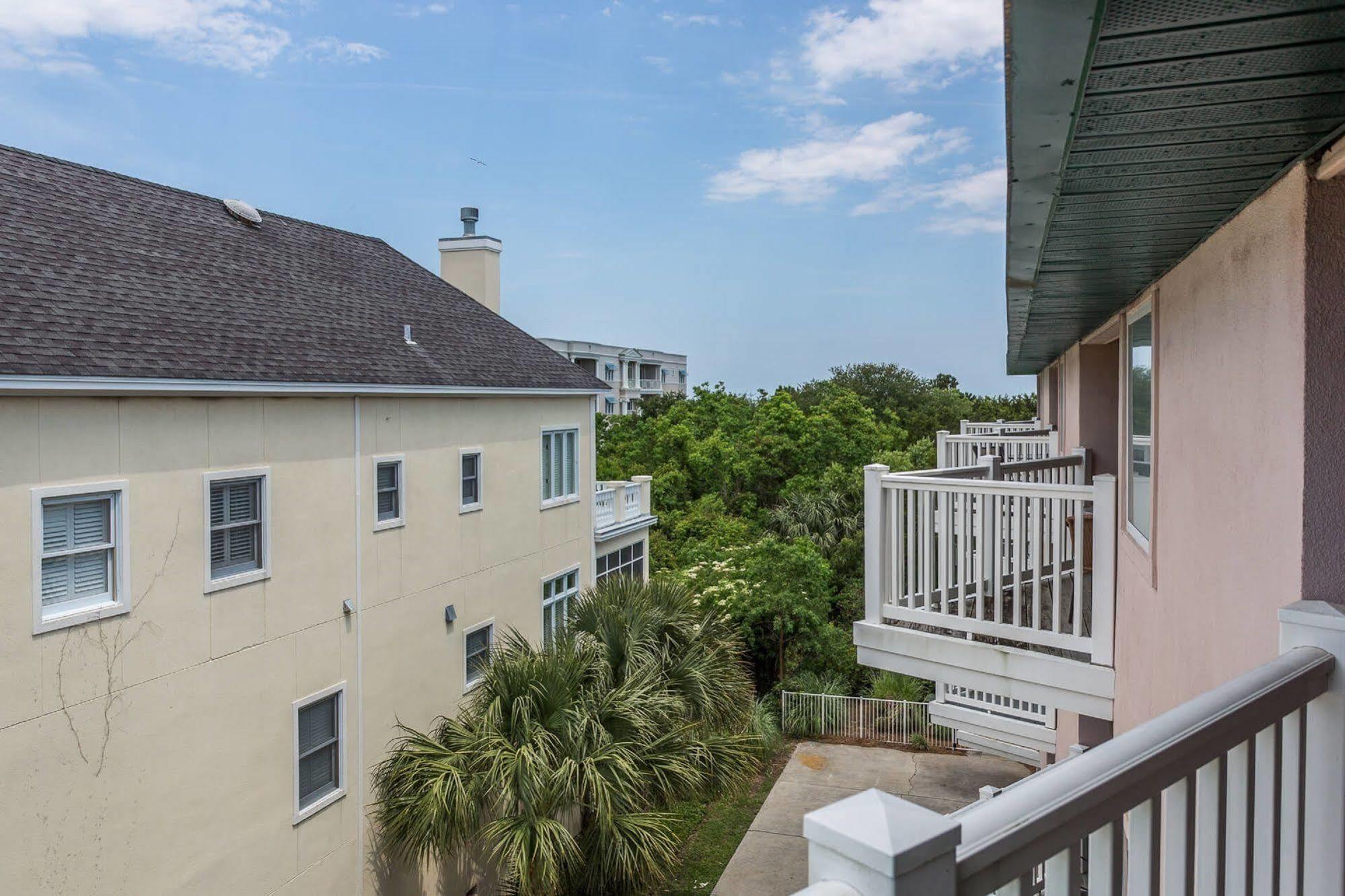 Отель Hodnett Coopers Shipwatch St. Simons Island Экстерьер фото